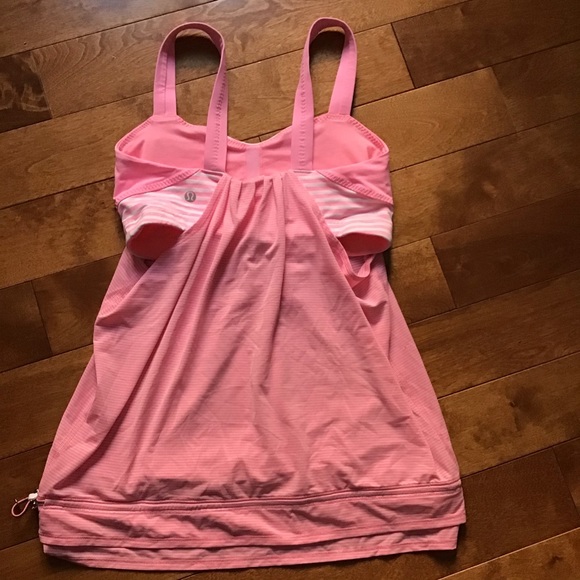Lululemon tank top with built in bra - Picture 2 of 4